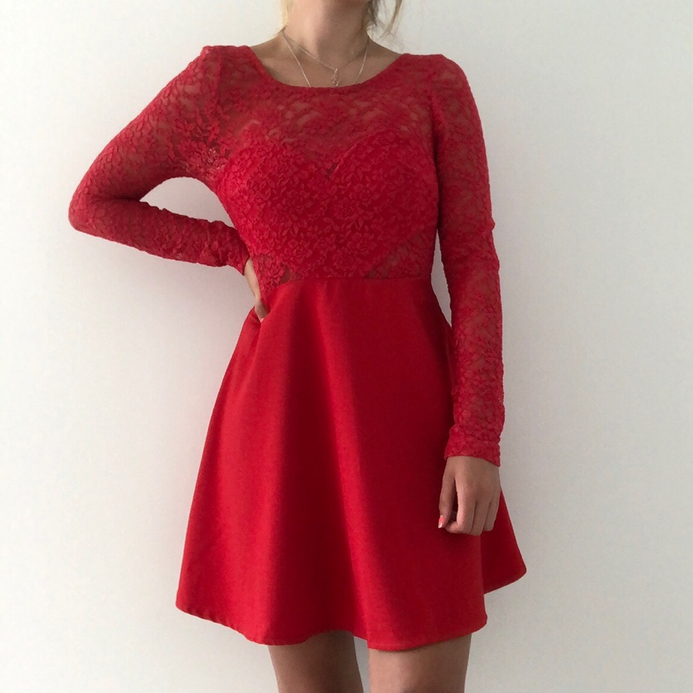 Red Lace Backless Dress with Long Sleeves